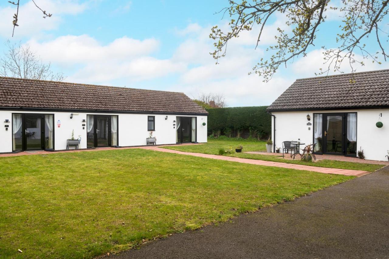 Number 6 - Lytton Tree Lodge, Reydon, Southwold מראה חיצוני תמונה